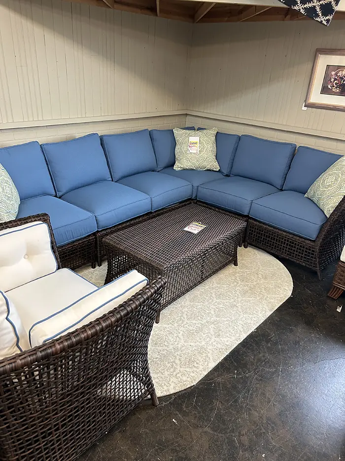 Luxurious Outdoor Seating 6 Piece Sectional